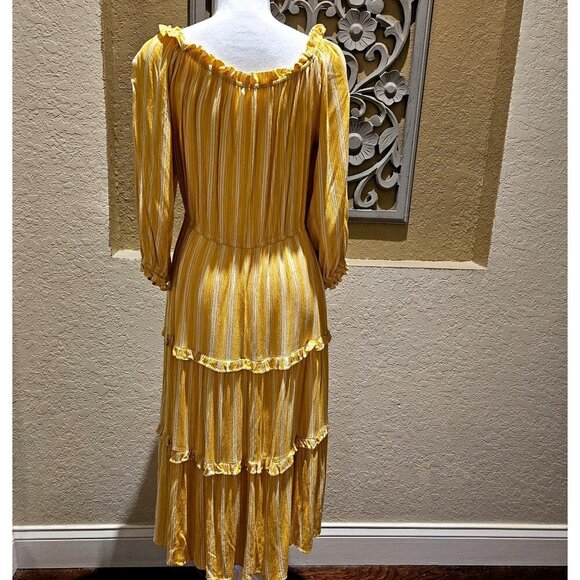 Lauren Conrad L Buttery Yellow and White Boho Tiered Peasant Garden Veranda - Picture 6 of 8